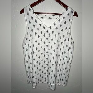 Maurices Black and White Geometric Tank Top Women’s Large‎